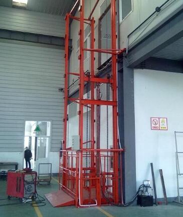 導(dǎo)軌式升降平臺優(yōu)點(diǎn)有哪些？